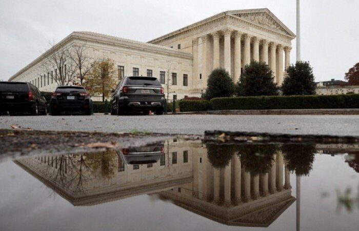 O tribunal discutiu maneiras de corrigir a lacuna - considerada ridícula pelo magistrado Stephen Breyer - entre as penas para o tráfico de crack e outras drogas que remonta à década de 1980
(Foto: Reprodução/AFP ) O tribunal discutiu maneiras de corrigir a lacuna - considerada ridícula pelo magistrado Stephen Breyer - entre as penas para o tráfico de crack e outras drogas que remonta à década de 1980
(Foto: Reprodução/AFP )
