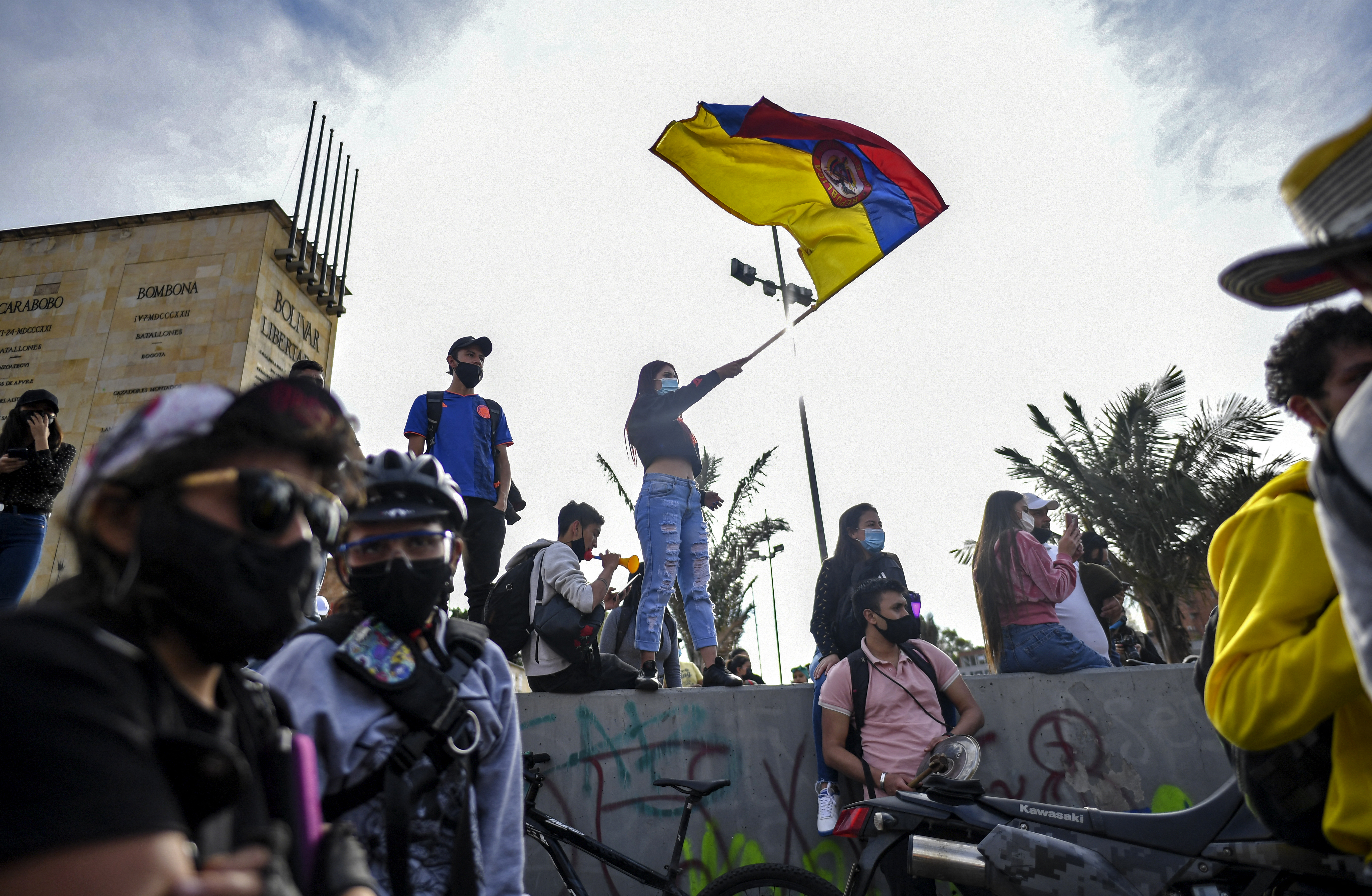  (Em algumas cidades houveram tumultos e confrontos que deixaram pelo menos 26 mortos e centenas de feridos. Foto: Juan BARRETO / AFP)