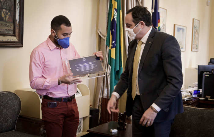 Gilberto Nogueira e o governador Paulo Cmara (Fotos: Heudes Regis/SEI)