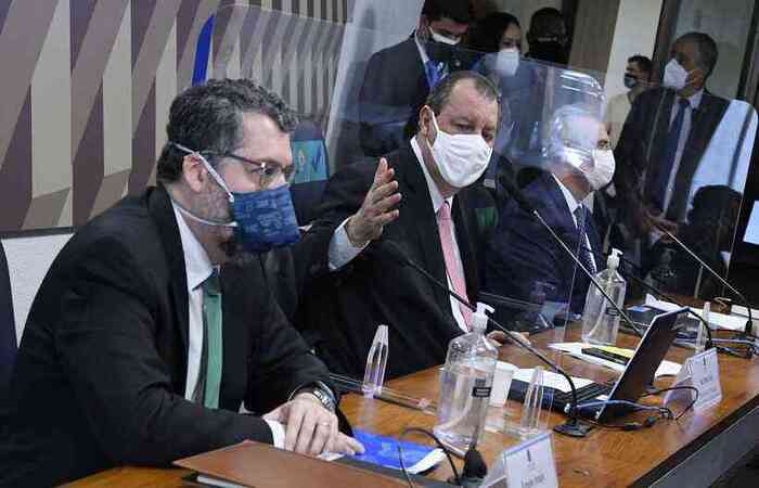 Presidente da CPI interrompeu o ex-ministro das Relações Exteriores para cobrar a verdade
(foto: Agência Senado
) Presidente da CPI interrompeu o ex-ministro das Relações Exteriores para cobrar a verdade
(foto: Agência Senado
)