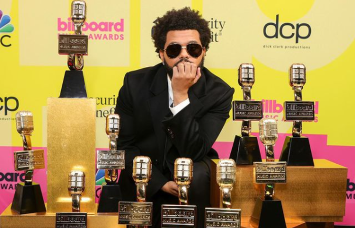 (O cantor ganhou em dez categorias com o sucesso do seu álbum 'After Hours') (O cantor ganhou em dez categorias com o sucesso do seu álbum 'After Hours')