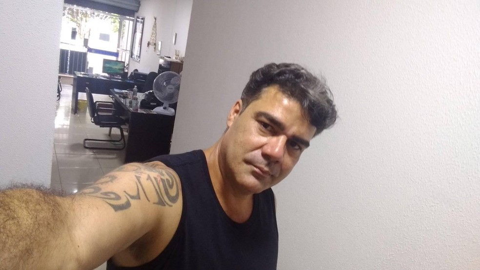 (Valdemar Medeiros Sobreira é investigado por matar a namorada, no DF. Corpo da empresária Karla Regina Vieira Pucci Guimarães foi achado na funerária dela e câmeras flagraram suspeito deixando local. Foto: Reprodução/Facebook) (Valdemar Medeiros Sobreira é investigado por matar a namorada, no DF. Corpo da empresária Karla Regina Vieira Pucci Guimarães foi achado na funerária dela e câmeras flagraram suspeito deixando local. Foto: Reprodução/Facebook)