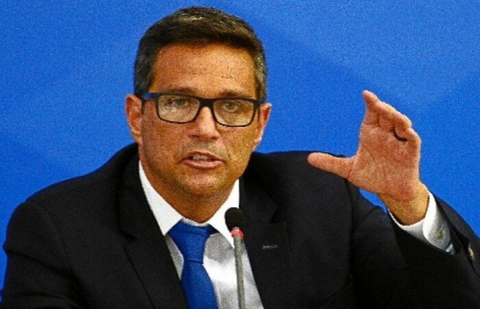 Presidente do Banco Central anunciou que transição do open banking para open finance vai ocorrer ao longo de 2021 a fim de melhorar e baratear os produtos bancários
(crédito: Marcello Casal Jr/Agência Brasil) Presidente do Banco Central anunciou que transição do open banking para open finance vai ocorrer ao longo de 2021 a fim de melhorar e baratear os produtos bancários
(crédito: Marcello Casal Jr/Agência Brasil)