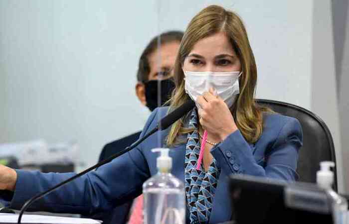 Em depoimento no Senado, secretária do Ministério da Saúde evitou criticar o presidente da República por fazer aglomerações constantes com apoiadores
(foto: Jefferson Rudy/Agência Senado
) Em depoimento no Senado, secretária do Ministério da Saúde evitou criticar o presidente da República por fazer aglomerações constantes com apoiadores
(foto: Jefferson Rudy/Agência Senado
)