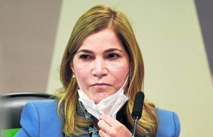 Para cientistas políticos, estratégia de não responder diretamente os questionamentos usada pela secretária de Gestão do Trabalho e da Educação na Saúde e pelo ex-ministro Eduardo Pazuello indicam necessidade de mudar abordagem nas investigações
(crédito: Evaristo Sá/AFP
) Para cientistas políticos, estratégia de não responder diretamente os questionamentos usada pela secretária de Gestão do Trabalho e da Educação na Saúde e pelo ex-ministro Eduardo Pazuello indicam necessidade de mudar abordagem nas investigações
(crédito: Evaristo Sá/AFP
)