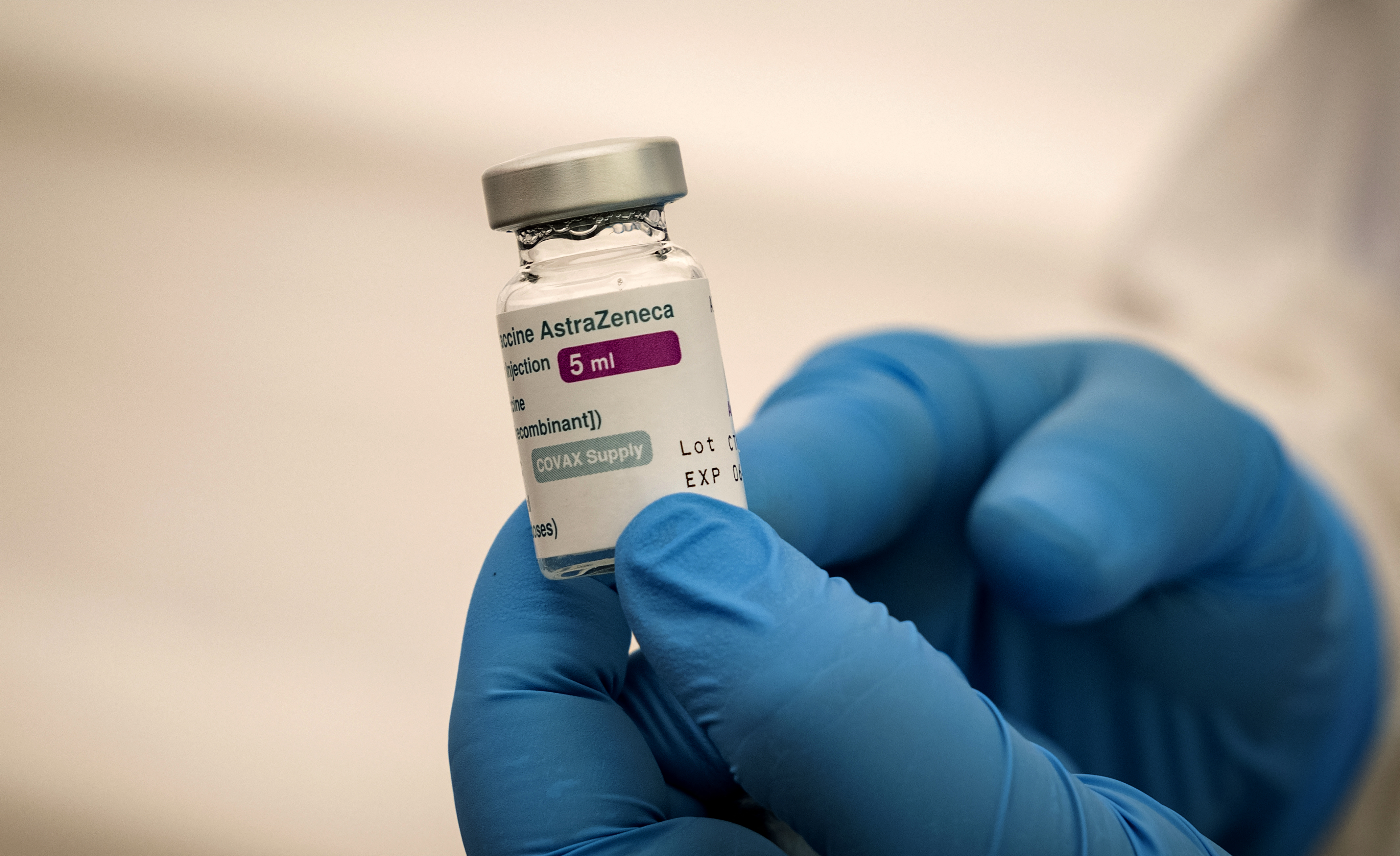 (A AstraZeneca entregou no primeiro trimestre apenas 30 milhões de doses das 120 milhões que estava obrigada a fornecer por contrato. Foto: FADEL SENNA / AFP) (A AstraZeneca entregou no primeiro trimestre apenas 30 milhões de doses das 120 milhões que estava obrigada a fornecer por contrato. Foto: FADEL SENNA / AFP)