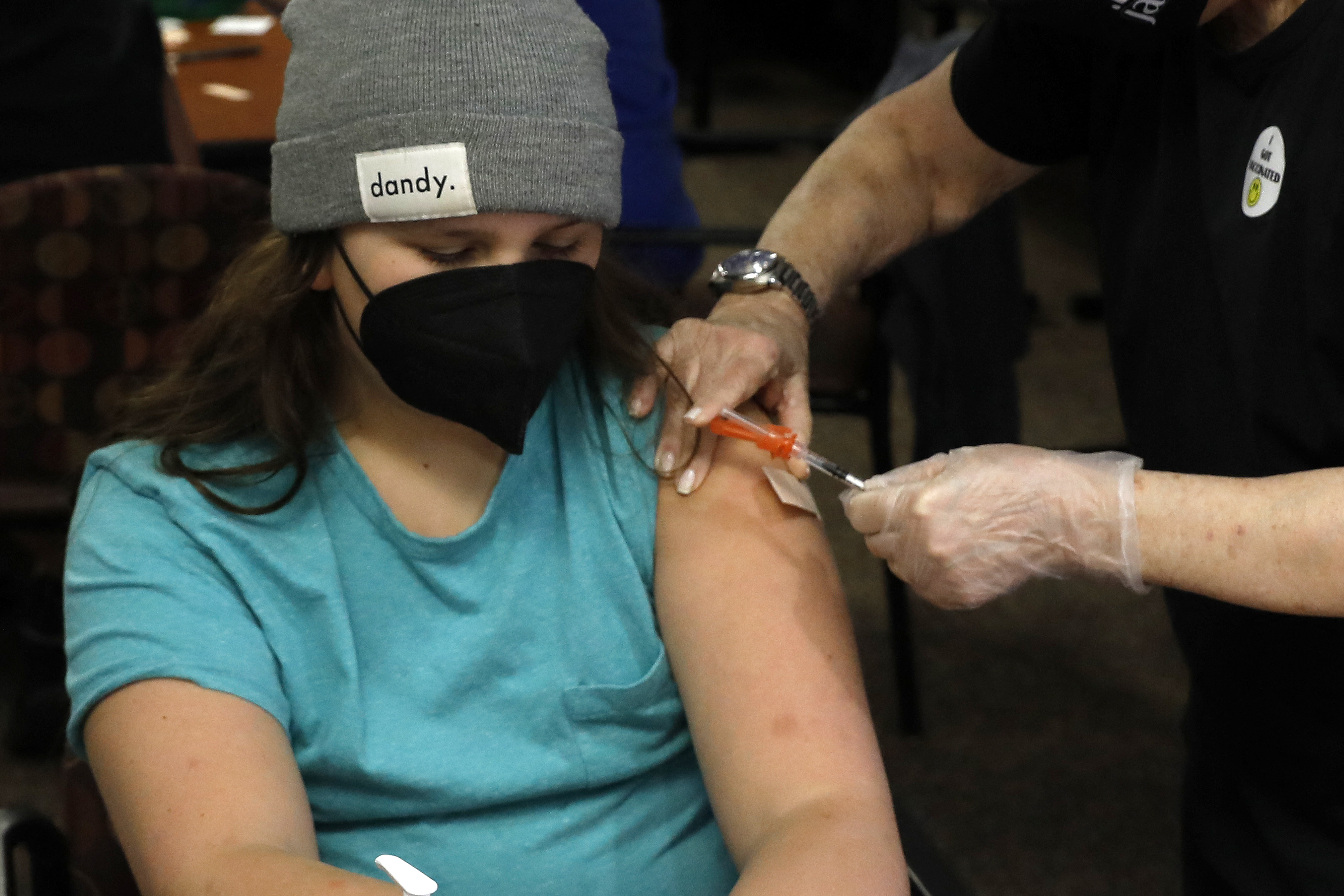 (Este programa está pendente apenas pela aprovação da EMA do imunizante para os jovens de 12 a 15 anos desenvolvido pela Pfizer/BioNTech, que já está sendo amplamente usado nos Estados Unidos. Foto: JEFF KOWALSKY/AFP) (Este programa está pendente apenas pela aprovação da EMA do imunizante para os jovens de 12 a 15 anos desenvolvido pela Pfizer/BioNTech, que já está sendo amplamente usado nos Estados Unidos. Foto: JEFF KOWALSKY/AFP)