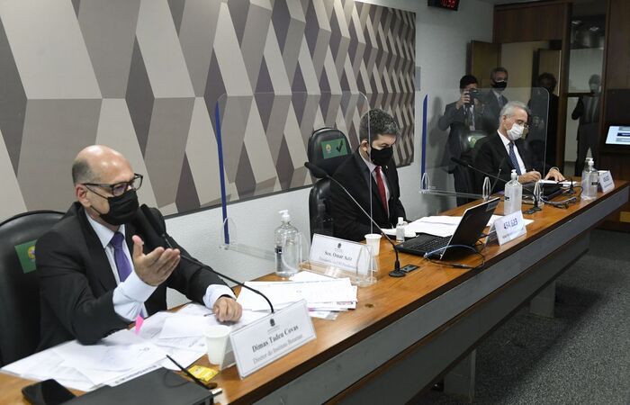 Diretor do Butantan fala aos senadores da CPI da Pandemia
(Jefferson Rudy/Agência Senado) Diretor do Butantan fala aos senadores da CPI da Pandemia
(Jefferson Rudy/Agência Senado)