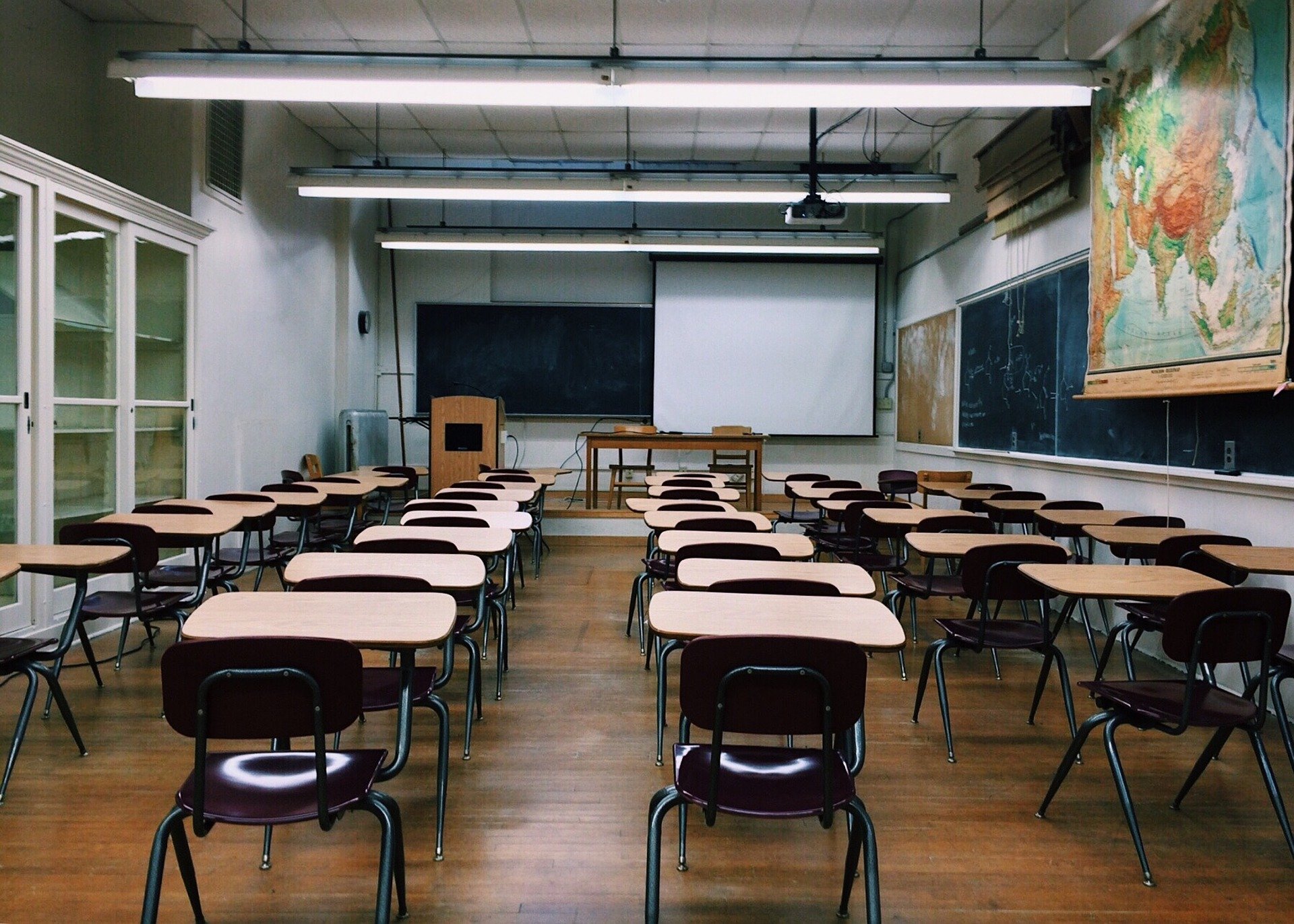(Profissionais do setor educacional devem ser vacinados concomitantemente com pessoas com comorbidades, com deficiência permanente, pessoas em situação de rua, funcionários do sistema de privação de liberdade e população privada de liberdade. Foto: Reprodução/Pixabay) (Profissionais do setor educacional devem ser vacinados concomitantemente com pessoas com comorbidades, com deficiência permanente, pessoas em situação de rua, funcionários do sistema de privação de liberdade e população privada de liberdade. Foto: Reprodução/Pixabay)