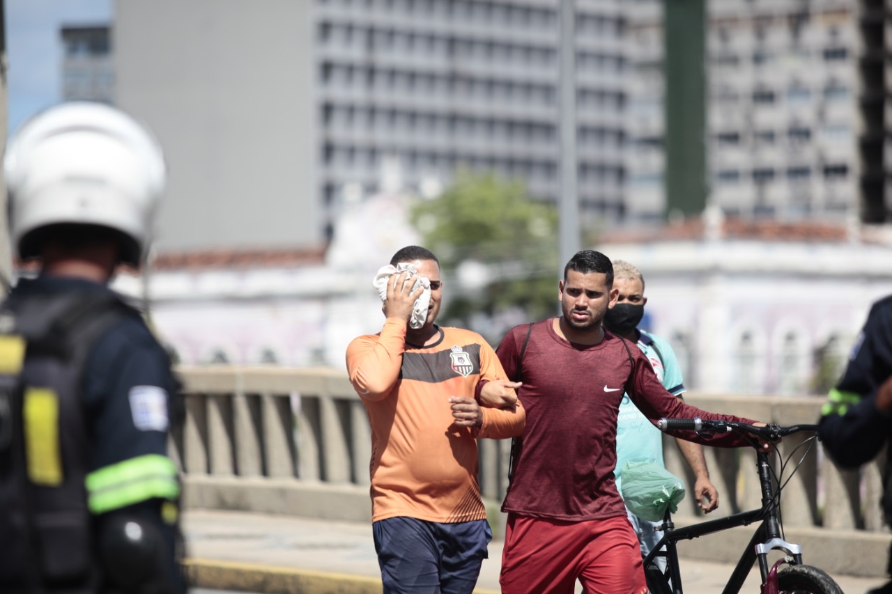 Ato público contra Bolsonaro no sábado (29), no Centro do Recife. (Arnaldo Sete / Esp. DP Foto.)