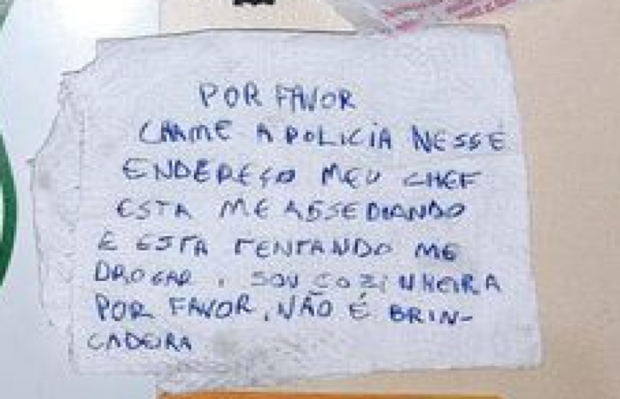 Caso ocorreu neste fim de semana em Chapecó, Santa Catarina. Guarda Municipal foi acionada por casal que recebeu a denúncia junto a um lanche por delivery
(foto: Guarda Municipal de Chapecó/Reprodução
) Caso ocorreu neste fim de semana em Chapecó, Santa Catarina. Guarda Municipal foi acionada por casal que recebeu a denúncia junto a um lanche por delivery
(foto: Guarda Municipal de Chapecó/Reprodução
)