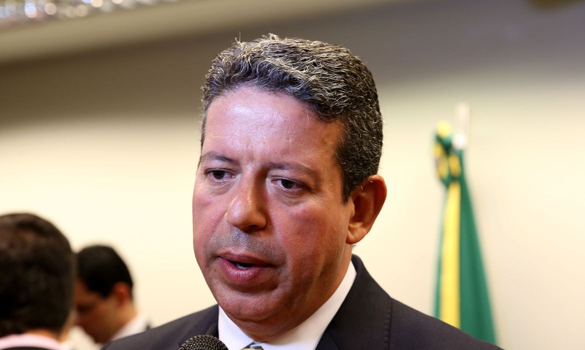 (Em post no Twitter, publicado em março de 2021, Lira falava sobre a entrega de 140 milhões de vacinas até o fim de maio. Foto: Wilson Dias/Agência Brasil) (Em post no Twitter, publicado em março de 2021, Lira falava sobre a entrega de 140 milhões de vacinas até o fim de maio. Foto: Wilson Dias/Agência Brasil)