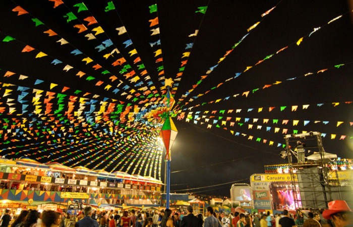 Na ausência da festa, as conversas servem para matar um pouco da saudade das tradições juninas (Foto: Beto Figueiroa/Fundarpe) Na ausência da festa, as conversas servem para matar um pouco da saudade das tradições juninas (Foto: Beto Figueiroa/Fundarpe)
