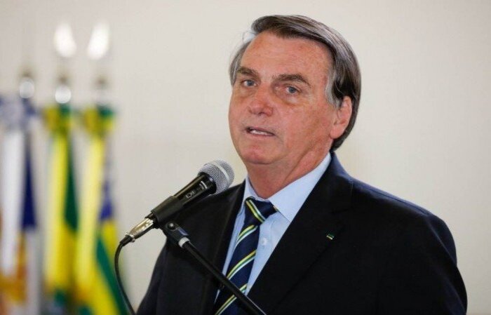 Presidente ainda criticou os protestos da oposição ocorridos pelo país no último fim de semana. "Alegaram que estavam usando máscara. Se de máscara não tem problema, por que o comércio não pode abrir com máscara?", questionou
(crédito: Alan Santos/PR
) Presidente ainda criticou os protestos da oposição ocorridos pelo país no último fim de semana. "Alegaram que estavam usando máscara. Se de máscara não tem problema, por que o comércio não pode abrir com máscara?", questionou
(crédito: Alan Santos/PR
)