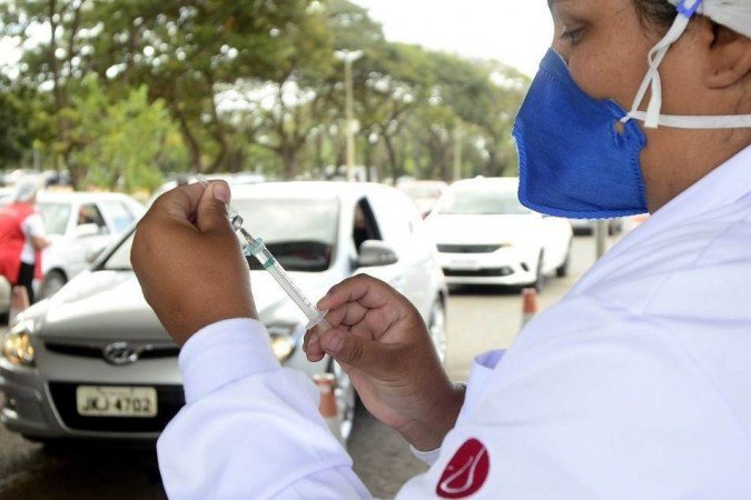 (Quem recebeu vacina com menos de duas semanas de intervalo, terá de receber o reforço. Foto: Marcelo Ferreira/CB/D.A Press) (Quem recebeu vacina com menos de duas semanas de intervalo, terá de receber o reforço. Foto: Marcelo Ferreira/CB/D.A Press)