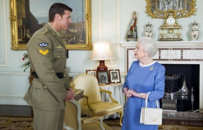 Ben Roberts-Smith, membro do corpo de elite do Regimento do Serviço Aéreo Especial, é um dos diretores da emissora Channel Seven no estado de Queensland
(crédito: ANTHONY DEVLIN/ POOL/AFP
) Ben Roberts-Smith, membro do corpo de elite do Regimento do Serviço Aéreo Especial, é um dos diretores da emissora Channel Seven no estado de Queensland
(crédito: ANTHONY DEVLIN/ POOL/AFP
)
