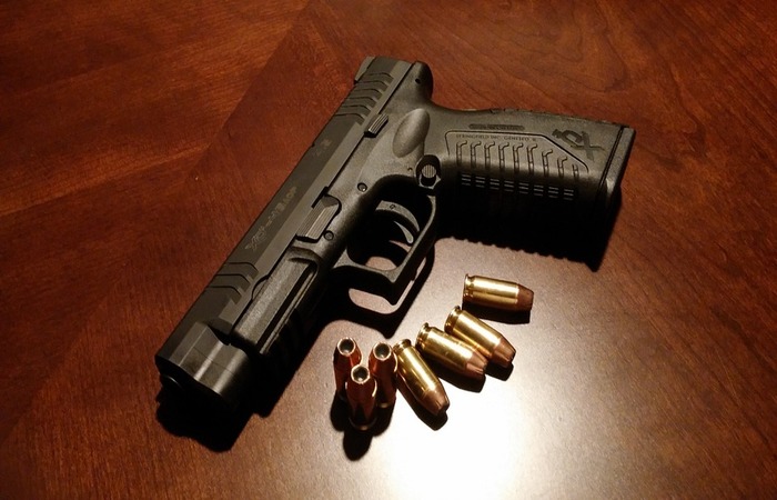 Em abril, Bolsonaro assinou quatro decretos criados para facilitar o acesso dos brasileiros a armas de fogo. A flexibilização para adquirir os armamentos foi uma de suas promessas de campanha e é uma das bandeiras do presidente
(Reprodução/Pixabay) Em abril, Bolsonaro assinou quatro decretos criados para facilitar o acesso dos brasileiros a armas de fogo. A flexibilização para adquirir os armamentos foi uma de suas promessas de campanha e é uma das bandeiras do presidente
(Reprodução/Pixabay)