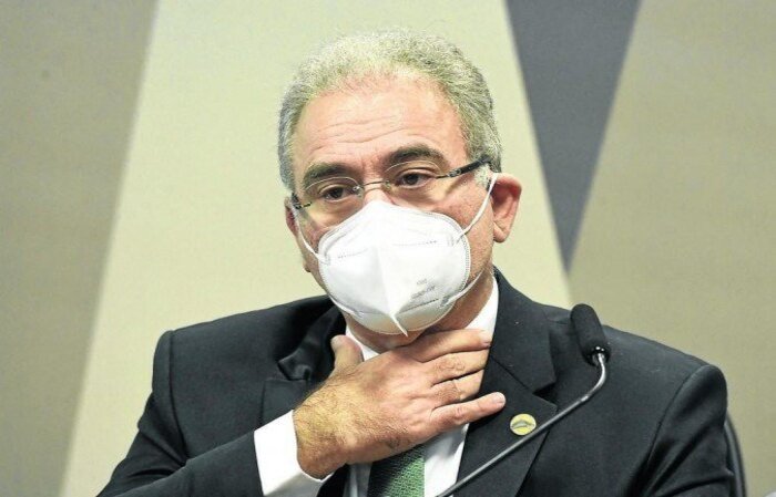 Antes, ministro da Saúde afirmou que "vive num regime presidencialista", apontando que o veto à médica partiu do Palácio do Planalto. À CPI, a infectologista afirmou que Queiroga a havia informado, com pesar, que seu nome não há sido aprovado
(crédito: Jefferson Rudy/Agência Senado
) Antes, ministro da Saúde afirmou que "vive num regime presidencialista", apontando que o veto à médica partiu do Palácio do Planalto. À CPI, a infectologista afirmou que Queiroga a havia informado, com pesar, que seu nome não há sido aprovado
(crédito: Jefferson Rudy/Agência Senado
)