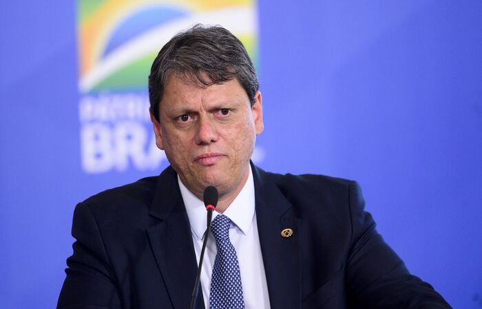 Tarcísio Gomes de Freitas falou durante comemoração de 20 anos do Dnit
(Marcelo Camargo/Agência Brasil) Tarcísio Gomes de Freitas falou durante comemoração de 20 anos do Dnit
(Marcelo Camargo/Agência Brasil)