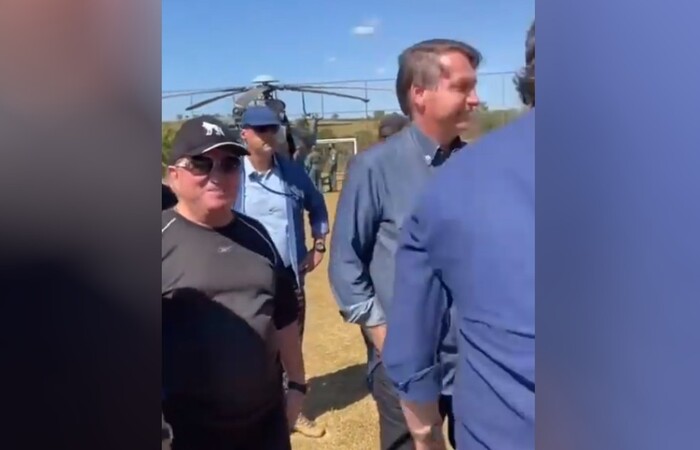 A previsão é de que Bolsonaro desembarque em seguida em Anápolis, onde participará de um lançamento de federações, além de um culto evangélico
(Foto: Reprodução/Instagram) A previsão é de que Bolsonaro desembarque em seguida em Anápolis, onde participará de um lançamento de federações, além de um culto evangélico
(Foto: Reprodução/Instagram)