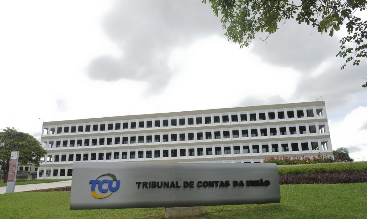 (Objetivo é ter maior controle da remuneração dos ocupantes de cargos. Foto: Arquivo/Leopoldo Silva/Agência Senado) (Objetivo é ter maior controle da remuneração dos ocupantes de cargos. Foto: Arquivo/Leopoldo Silva/Agência Senado)