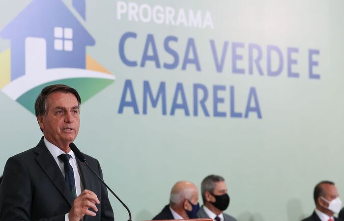 No dia 7 de maio, o presidente afirmou que o decreto contra as medidas de restrições está pronto. No entanto, ele não informou se irá usá-lo ou quando
(Marcos Corrêa/PR) No dia 7 de maio, o presidente afirmou que o decreto contra as medidas de restrições está pronto. No entanto, ele não informou se irá usá-lo ou quando
(Marcos Corrêa/PR)
