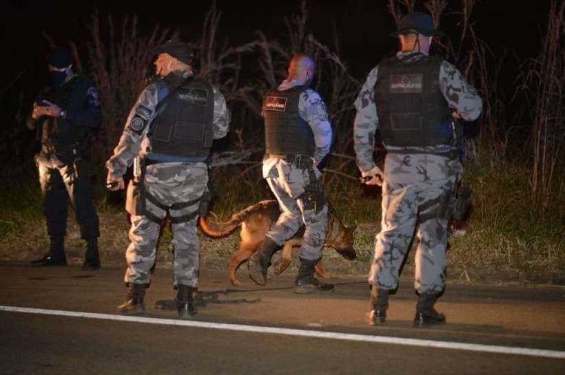  (Lzaro  acusado de matar quatro pessoas, balear trs, invadir chcaras, fazer refns e atear fogo em uma casa. Foto: Ed Alves/CB/D.A Press)