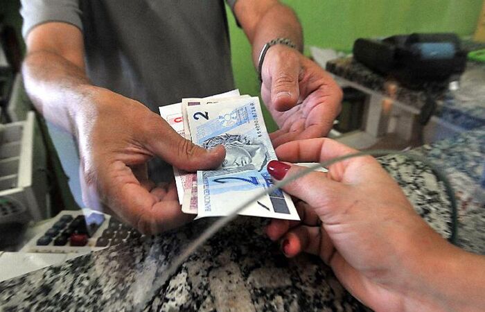 Estudo revelou queda de 7,05% na renda efetiva na região, média brasileira ficou em 2,2% (Marcello Casal Jr/Agência Brasil) Estudo revelou queda de 7,05% na renda efetiva na região, média brasileira ficou em 2,2% (Marcello Casal Jr/Agência Brasil)