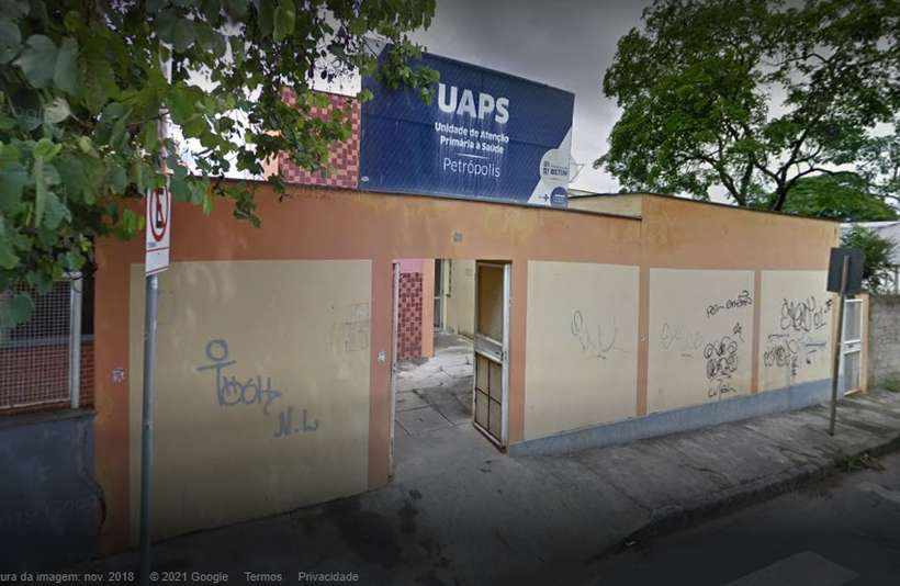 (A câmara de refrigeração da UBS Jardim Petrópolis, em Betim, foi encontrada desligada na manhã desta segunda-feira (21). Foto: Google Maps/Reprodução) (A câmara de refrigeração da UBS Jardim Petrópolis, em Betim, foi encontrada desligada na manhã desta segunda-feira (21). Foto: Google Maps/Reprodução)