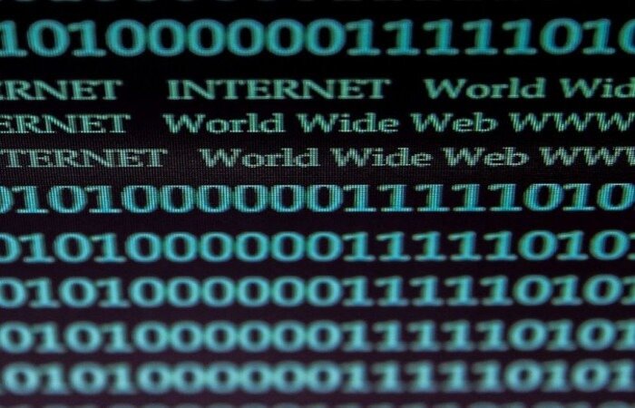 32 anos depois da invenção que tornou possível a internet moderna, a casa de leilões Sotheby%u2019s e o próprio Tim Berners-Lee venderam como cripto-ativo uma representação do que seria o código-fonte do protocolo (Marcello Casal Jr/Agência Brasil) 32 anos depois da invenção que tornou possível a internet moderna, a casa de leilões Sotheby%u2019s e o próprio Tim Berners-Lee venderam como cripto-ativo uma representação do que seria o código-fonte do protocolo (Marcello Casal Jr/Agência Brasil)