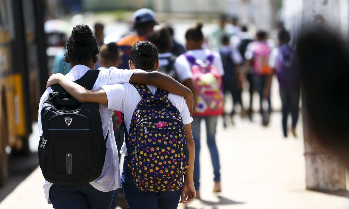 (Beneficiárias são alunas matriculadas na rede municipal de ensino. Foto: Marcelo Camargo/Agência Brasil
) (Beneficiárias são alunas matriculadas na rede municipal de ensino. Foto: Marcelo Camargo/Agência Brasil
)