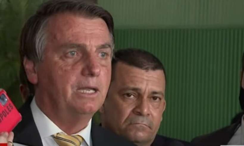 (Jair Bolsonaro falou com a imprensa logo após encontro com presidente do STF, Luiz Fux. Foto: Redes Sociais/Reprodução) (Jair Bolsonaro falou com a imprensa logo após encontro com presidente do STF, Luiz Fux. Foto: Redes Sociais/Reprodução)