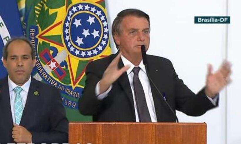 (Presidente Jair Bolsonaro (sem partido) na cerimônia de sanção da medida provisória que viabiliza a privatização da Eletrobras. Foto: TV Brasil/Reprodução) (Presidente Jair Bolsonaro (sem partido) na cerimônia de sanção da medida provisória que viabiliza a privatização da Eletrobras. Foto: TV Brasil/Reprodução)