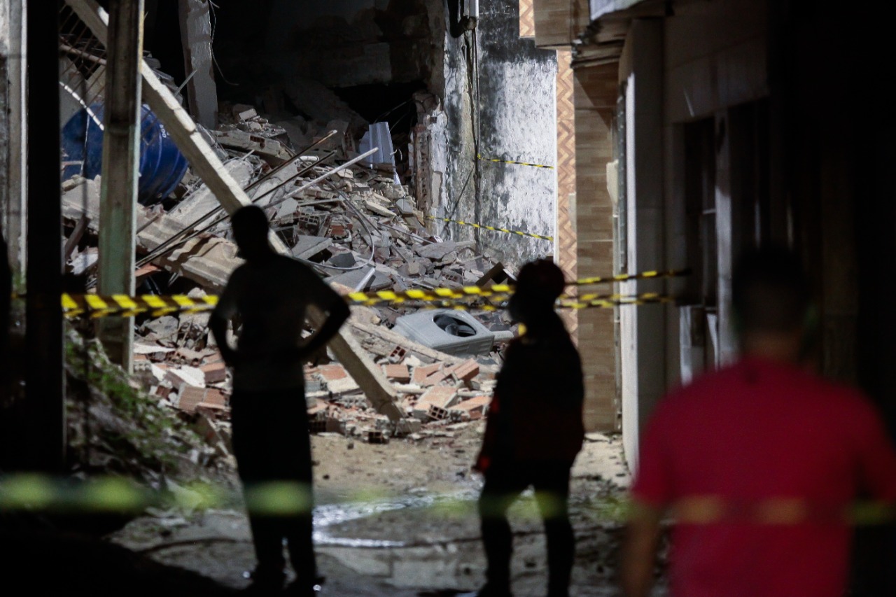 Imóvel comercial desaba no Recife, no bairro da Estância; não há vítimas - Vimarsana News