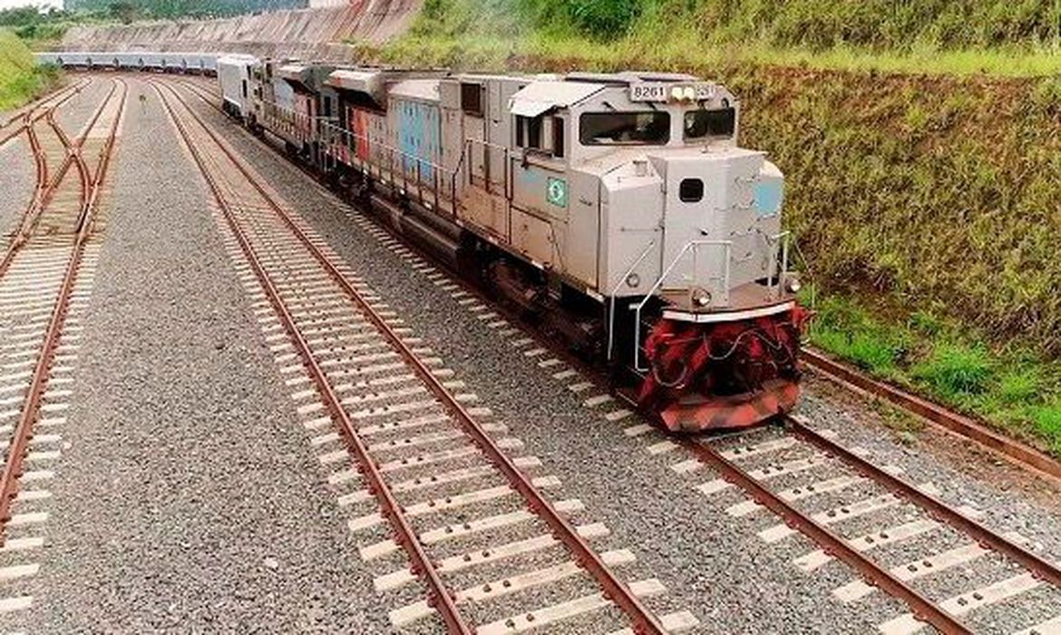(Protocolo foi assinado por Infraestrutura e governo de Goiás. Foto: Divulgação/PPI.Gov.Br
) (Protocolo foi assinado por Infraestrutura e governo de Goiás. Foto: Divulgação/PPI.Gov.Br
)