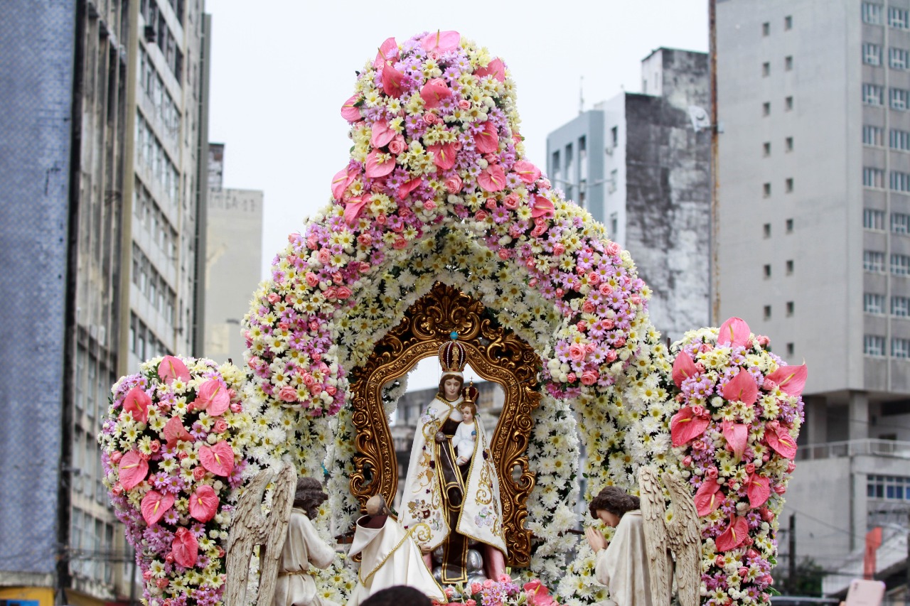 Imagem peregrina da Nossa Senhora do Carmo. (Rômulo Chico/Esp. DP Foto)