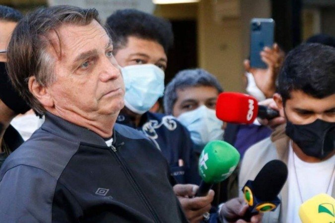 (A um bolsonarista, ele completou, em indireta a ministros do Supremo Tribunal Federal (STF): "Quem tem que contar os votos não pode ser aqueles que tiraram o Lula da cadeia". Foto: Miguel Schincariol/AFP) (A um bolsonarista, ele completou, em indireta a ministros do Supremo Tribunal Federal (STF): "Quem tem que contar os votos não pode ser aqueles que tiraram o Lula da cadeia". Foto: Miguel Schincariol/AFP)