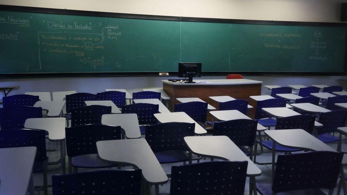 "Brasil não pode continuar com escolas fechadas", disse Milton Ribeiro
(Foto: Agência Brasil) "Brasil não pode continuar com escolas fechadas", disse Milton Ribeiro
(Foto: Agência Brasil)