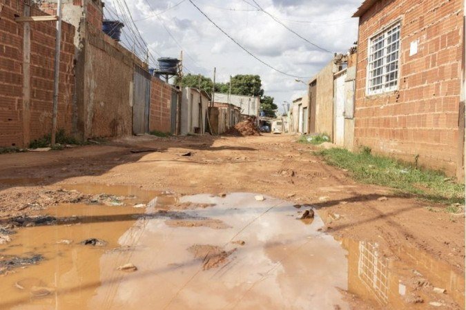 A pesquisa revela que, quanto maior a renda, o desenvolvimento do municpio e o acesso  rede de esgoto e gua encanada, menor a vulnerabilidade em relao  Covid (Foto: Vinicius Cardoso/Esp. CB/D.A Press)