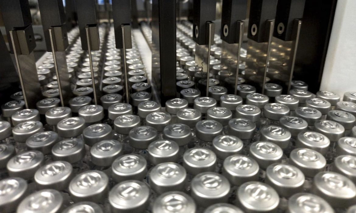 (Até agora, fundação entregou 80,4 milhões de doses de imunizante. Foto: Divulgação/Fundação Oswaldo Cruz) (Até agora, fundação entregou 80,4 milhões de doses de imunizante. Foto: Divulgação/Fundação Oswaldo Cruz)