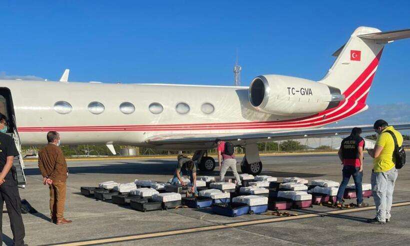 (As 24 malas que armazenavam os 1.304 kg de cocaína na aeronave Turca. Foto: Divulgação/PF) (As 24 malas que armazenavam os 1.304 kg de cocaína na aeronave Turca. Foto: Divulgação/PF)