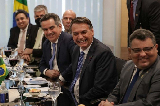 (Ministro apoiou os ex-presidentes Lula e Dilma, e chegou a chamar Bolsonaro de fascista, mas diz que "mudar de opinião não é contradição desde que seja para melhor". Foto: Marcos Corrêa/PR
) (Ministro apoiou os ex-presidentes Lula e Dilma, e chegou a chamar Bolsonaro de fascista, mas diz que "mudar de opinião não é contradição desde que seja para melhor". Foto: Marcos Corrêa/PR
)