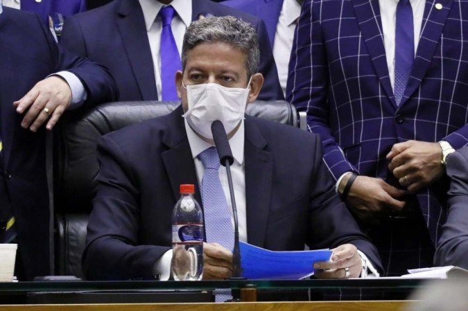 (O relatório apresentado pelo deputado Celso Sabino (PSDB-PA) poderá ser votado já na semana que vem. Deputados criticaram a pressa para aprovar o projeto, que só teve parecer entregue ontem. Foto: Cleia Viana/Câmara dos Deputados) (O relatório apresentado pelo deputado Celso Sabino (PSDB-PA) poderá ser votado já na semana que vem. Deputados criticaram a pressa para aprovar o projeto, que só teve parecer entregue ontem. Foto: Cleia Viana/Câmara dos Deputados)