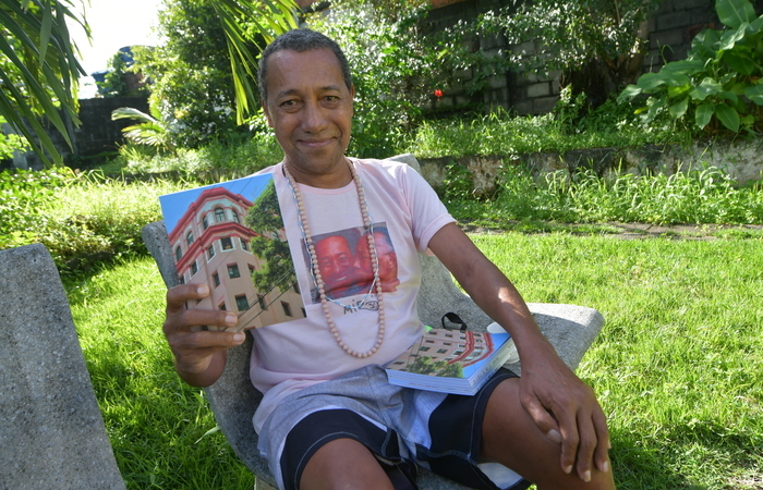 Hoje recuperado do alcoolismo em clnica de reabilitao, o poeta se diz realizado e feliz novamente (Foto: Sennor Ramos)