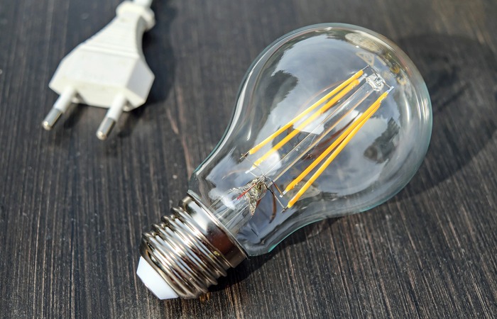 Uso consciente da energia elétrica pode auxiliar durante o novo cenário (Reprodução/Pixabay) Uso consciente da energia elétrica pode auxiliar durante o novo cenário (Reprodução/Pixabay)
