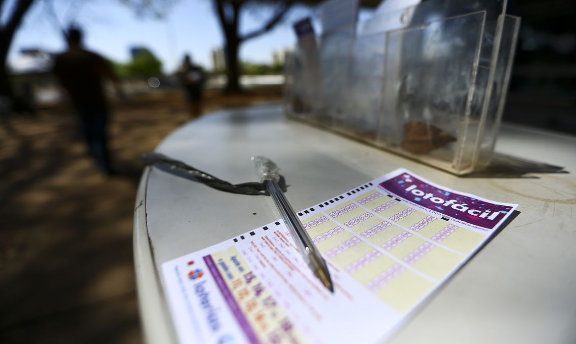 Quando será o sorteio da Lotofácil da Independência? Veja valores e como  apostar - Negócios - Diário do Nordeste