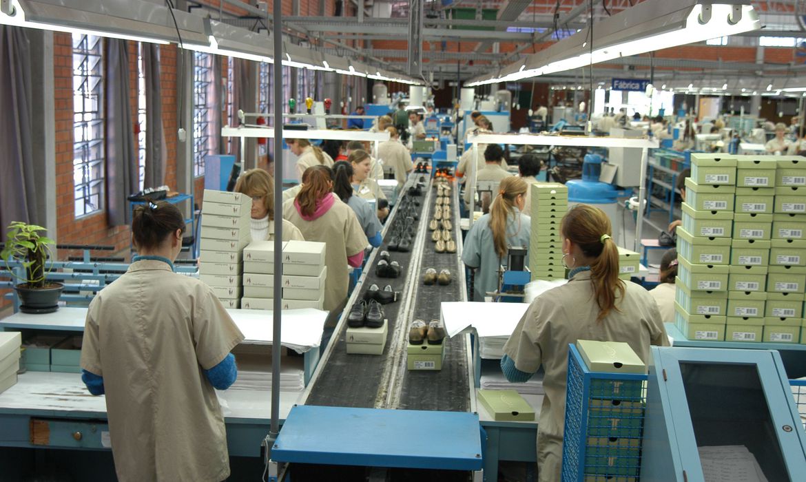 Os dados divulgados são da Pesquisa Industrial Mensal realizada pelo IBGE (Foto: Miguel Ângelo / CNI) Os dados divulgados são da Pesquisa Industrial Mensal realizada pelo IBGE (Foto: Miguel Ângelo / CNI)