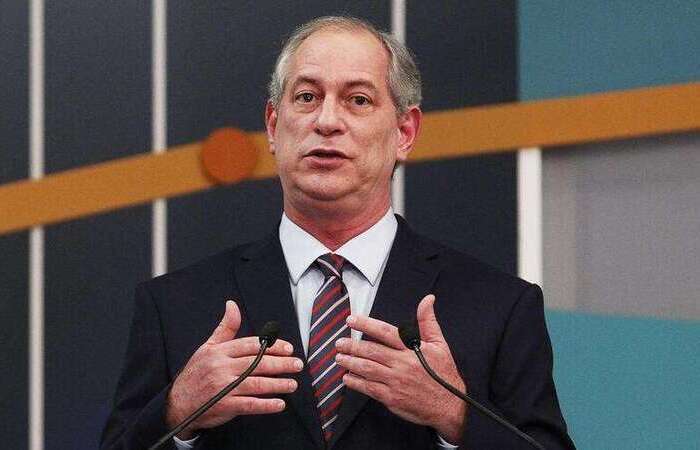 Ciro Gomes foi às redes sociais para se justificar (Foto: Miguel Schincariol/AFP) Ciro Gomes foi às redes sociais para se justificar (Foto: Miguel Schincariol/AFP)