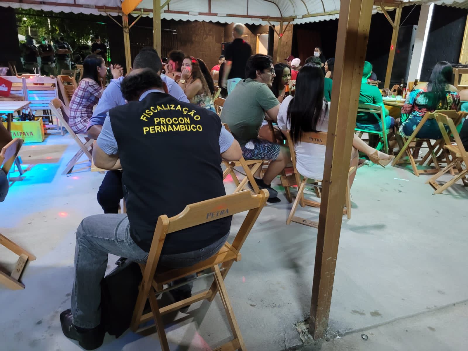 De janeiro até o momento, mais de 1.730 bares e restaurantes foram fiscalizados pelo Órgão. (Procon-PE/Divulgação) De janeiro até o momento, mais de 1.730 bares e restaurantes foram fiscalizados pelo Órgão. (Procon-PE/Divulgação)