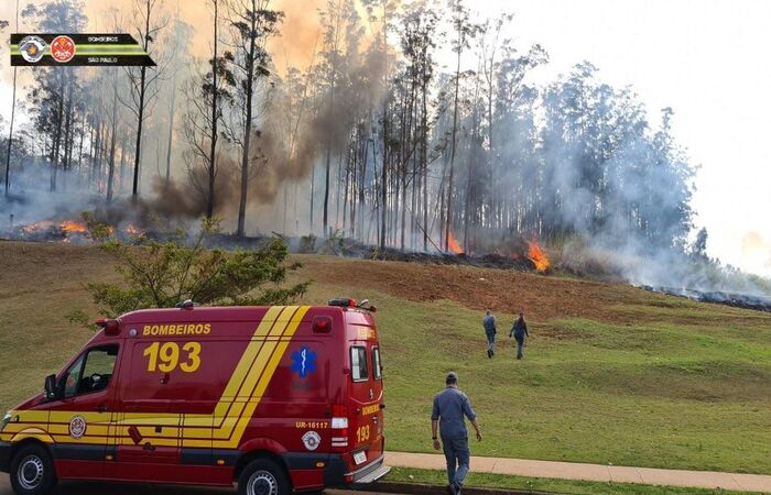 (Corpo de Bombeiros PMESP) (Corpo de Bombeiros PMESP)